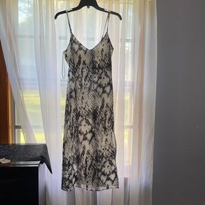 Flowy black and white snake skin midi dress